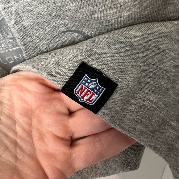 NFL Cleveland Browns: Gray Tee: Size M - Picture 4 of 7